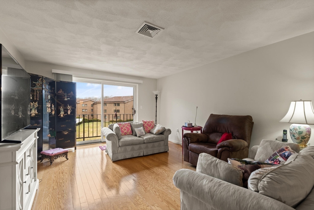 5 Ledgewood Way # 15