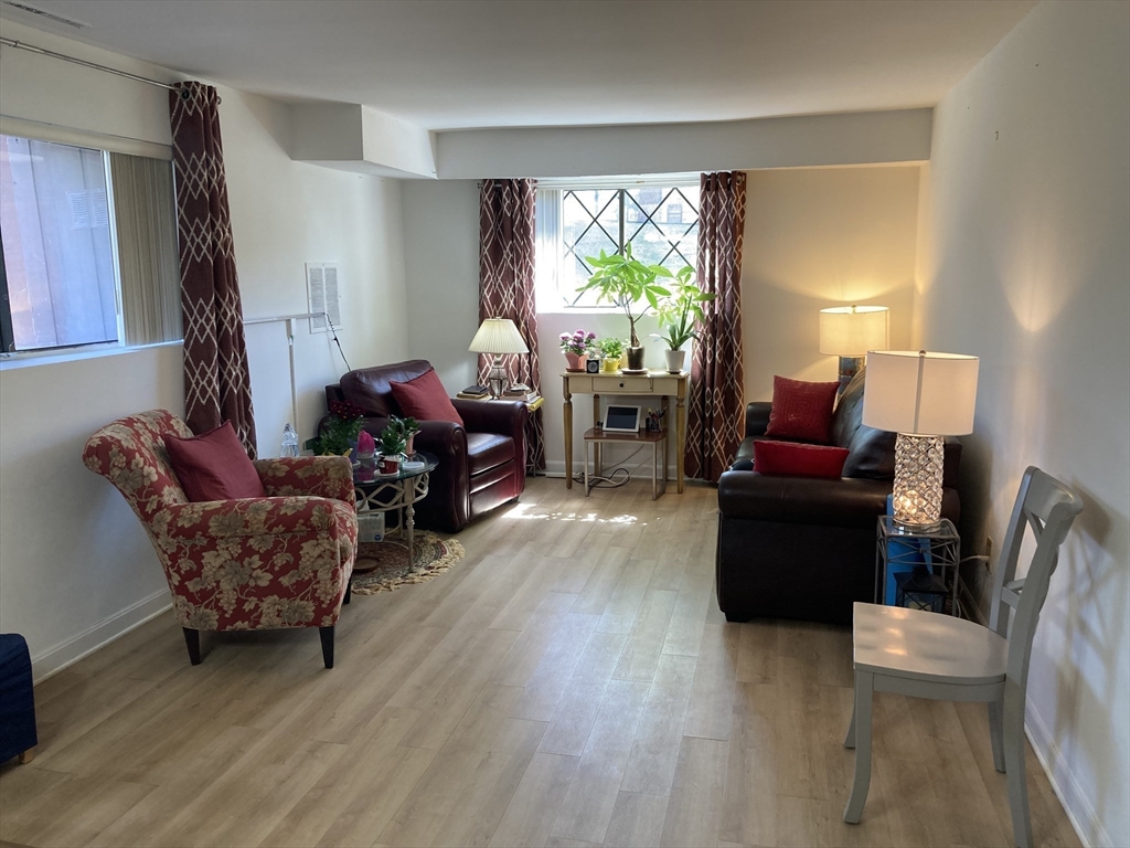 6 Greenbriar Dr # 110