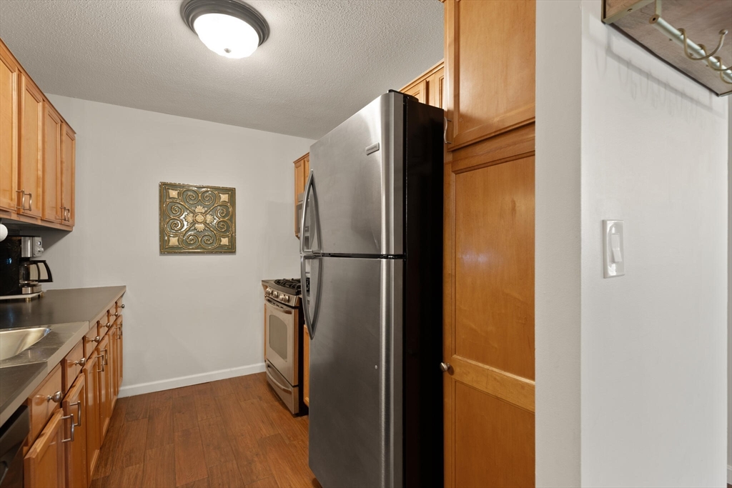 1 Greenbriar Dr # 202