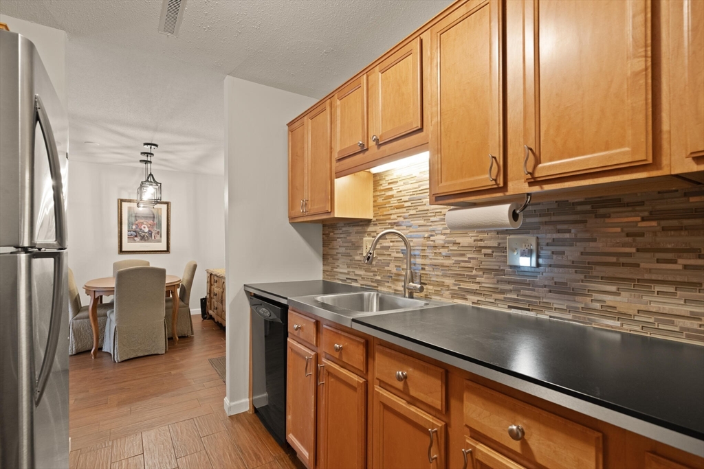 1 Greenbriar Dr # 202