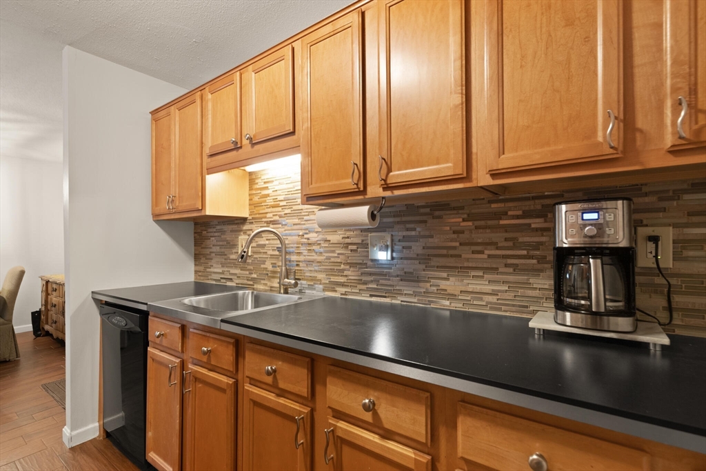 1 Greenbriar Dr # 202