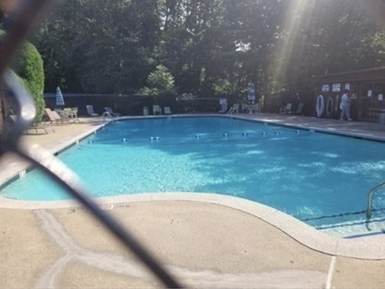 1 Greenbriar Dr # 202