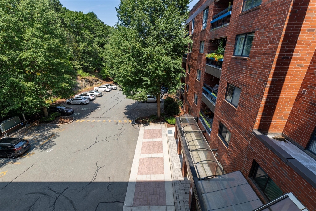 4 Summit Drive # 414