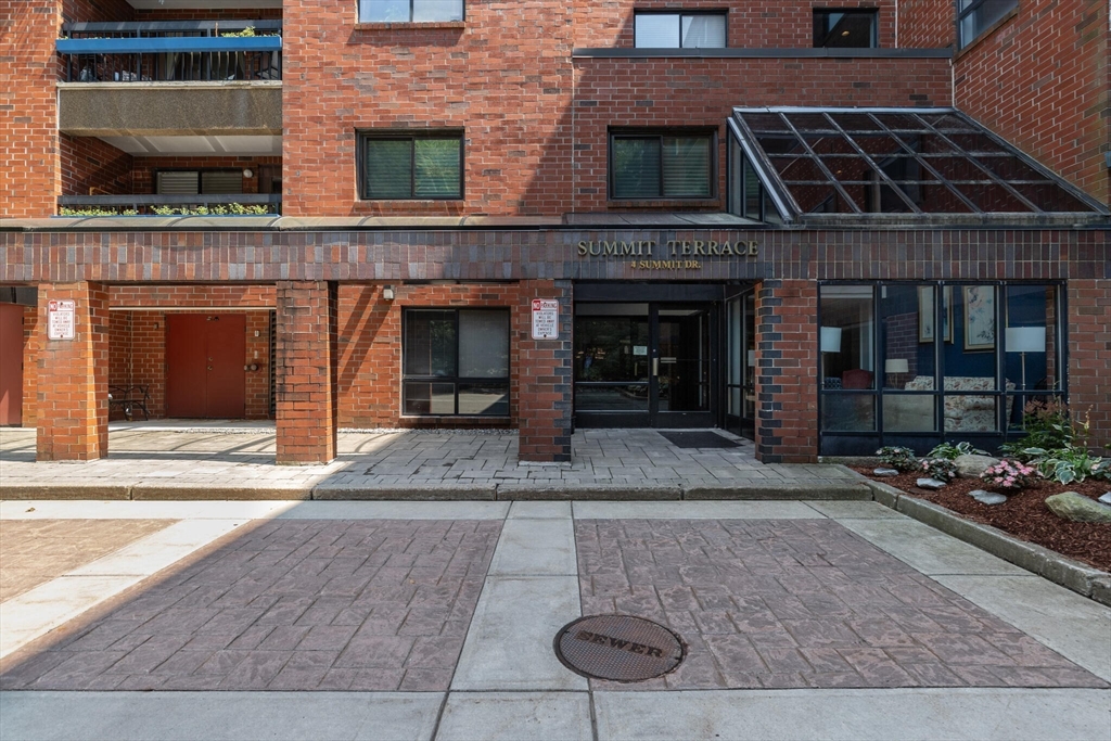 4 Summit Drive # 414