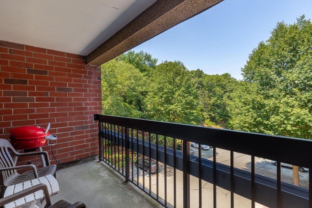 4 Summit Drive # 414