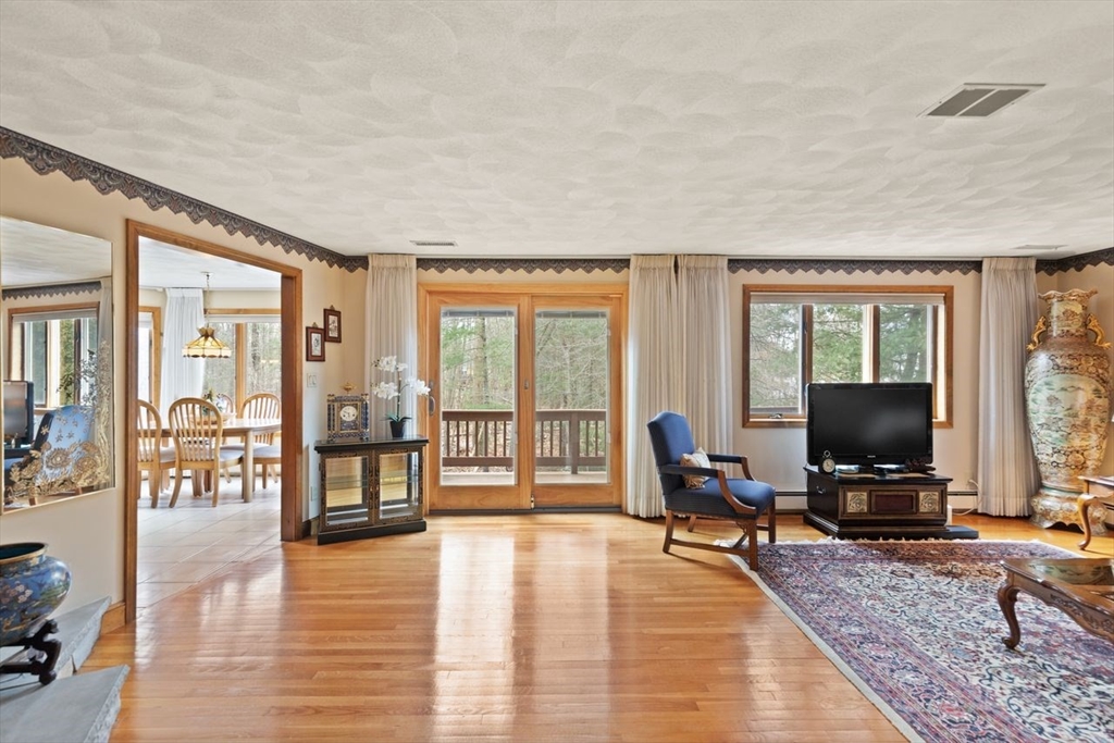 5 Magnolia Dr