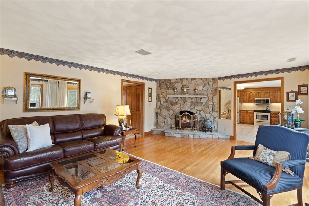 5 Magnolia Dr