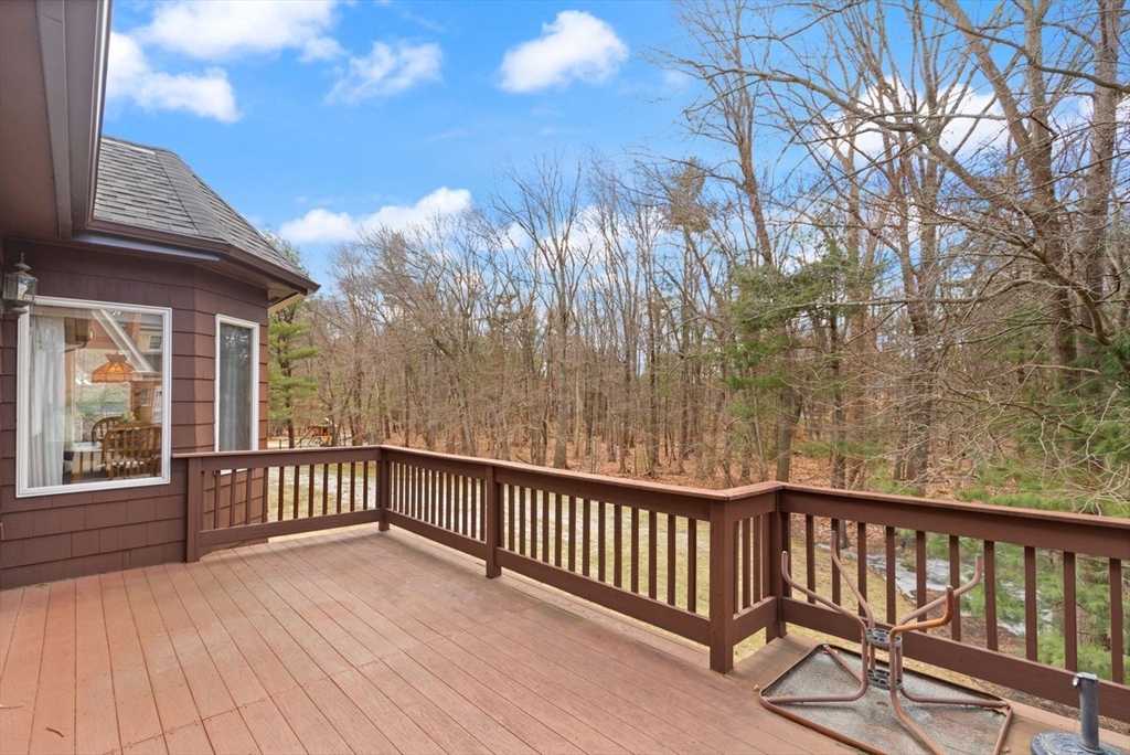 5 Magnolia Dr