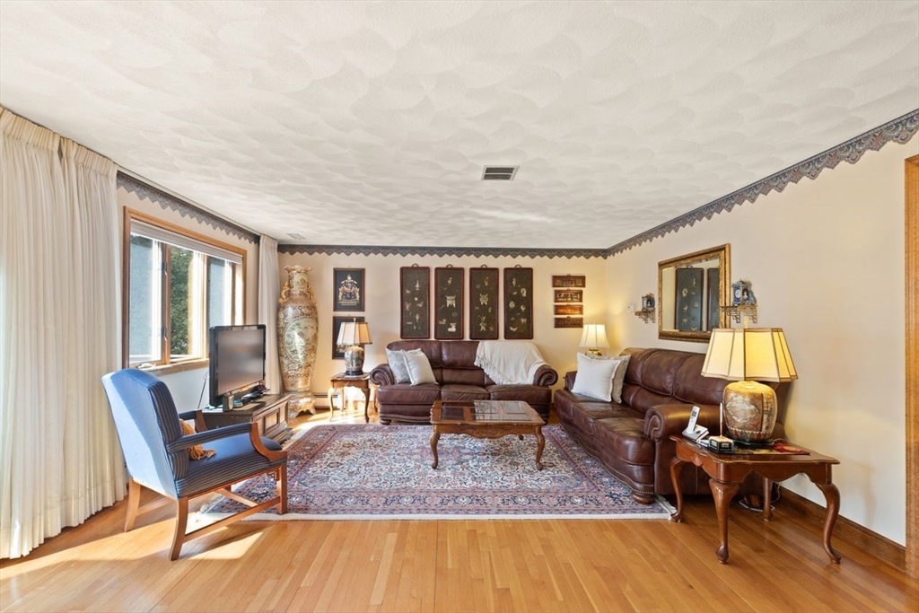 5 Magnolia Dr