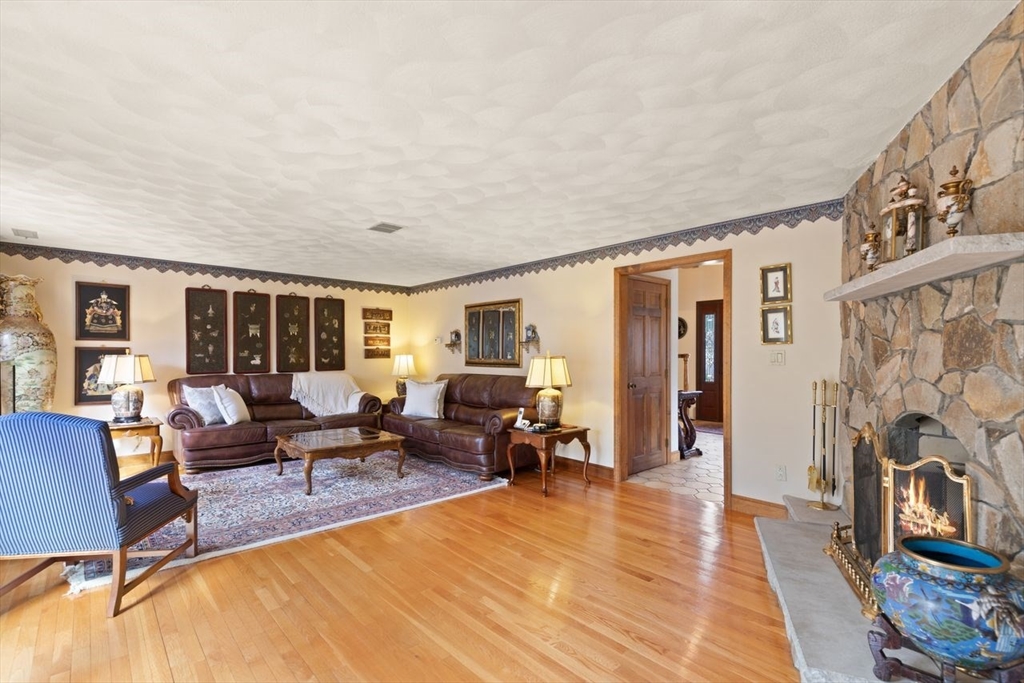 5 Magnolia Dr