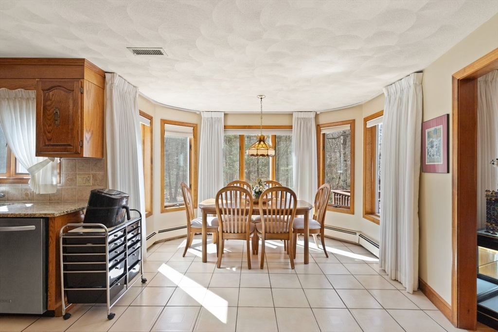 5 Magnolia Dr