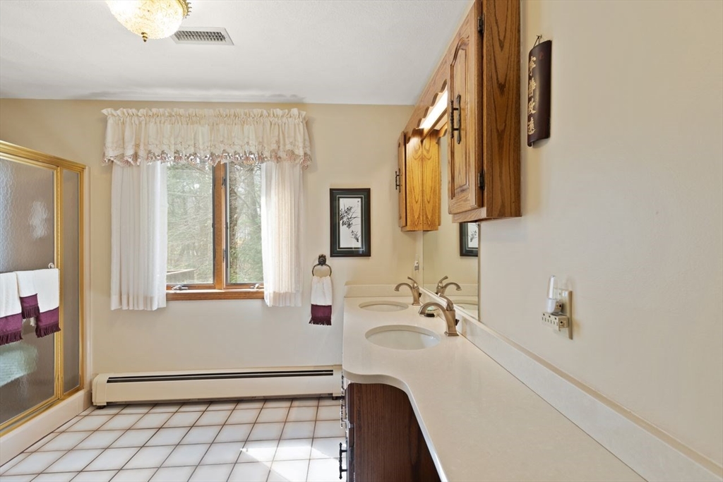 5 Magnolia Dr