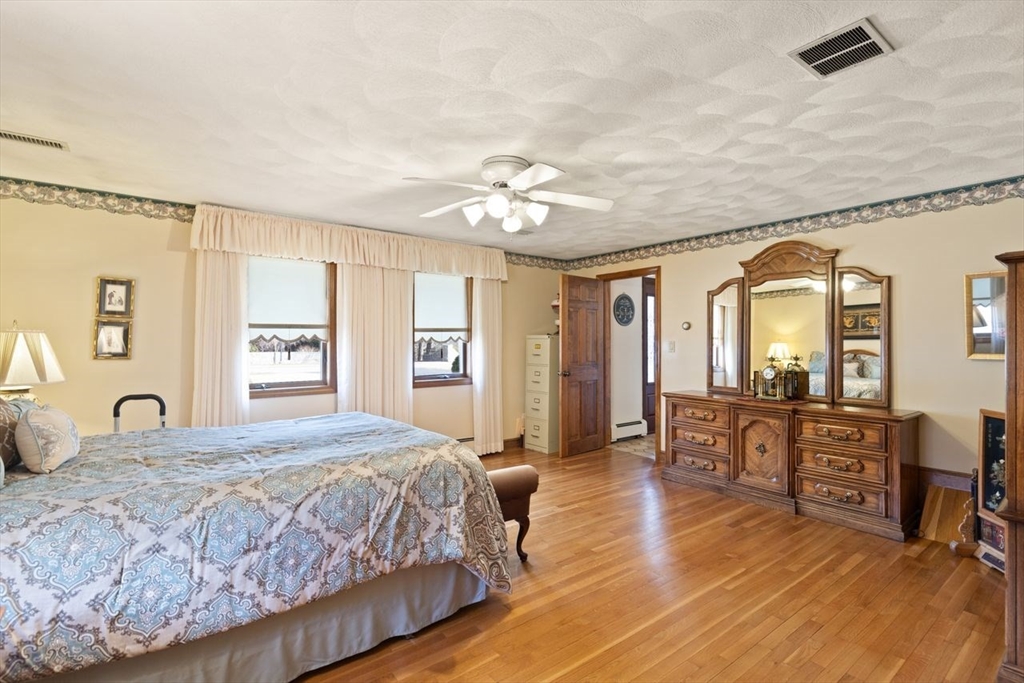 5 Magnolia Dr