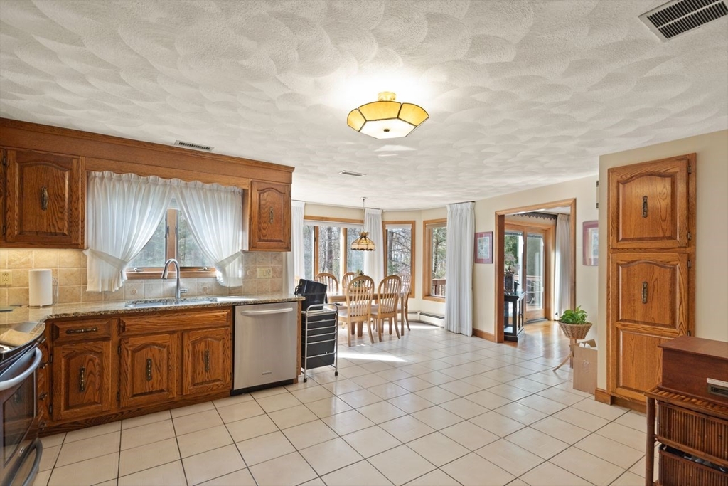 5 Magnolia Dr