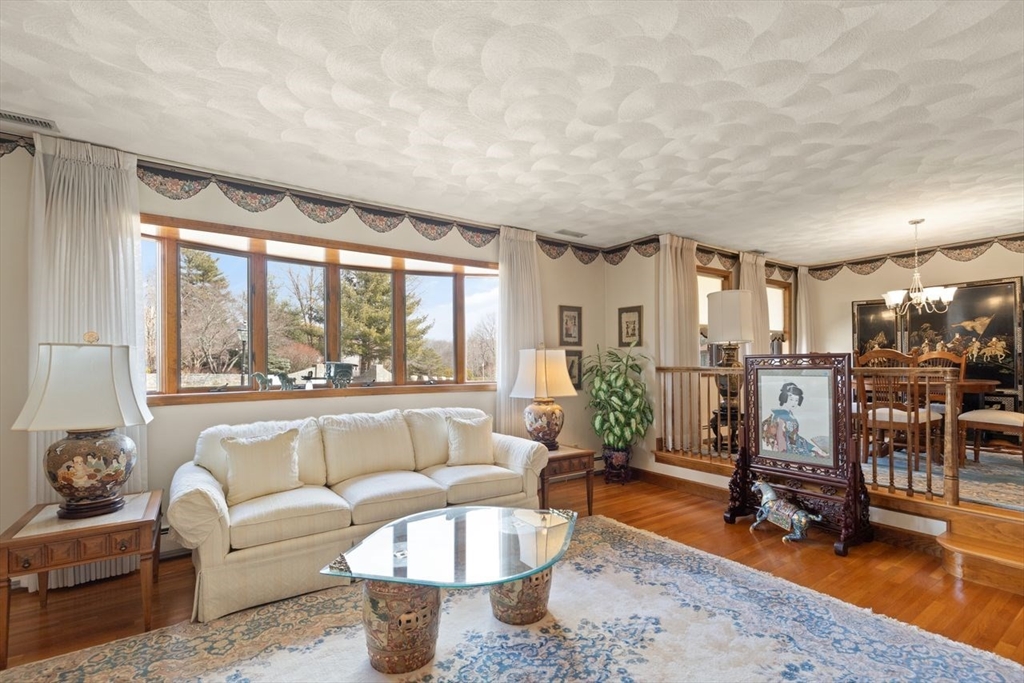5 Magnolia Dr