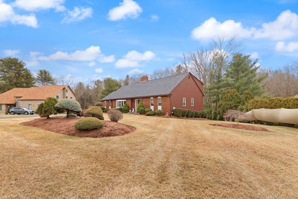 5 Magnolia Dr