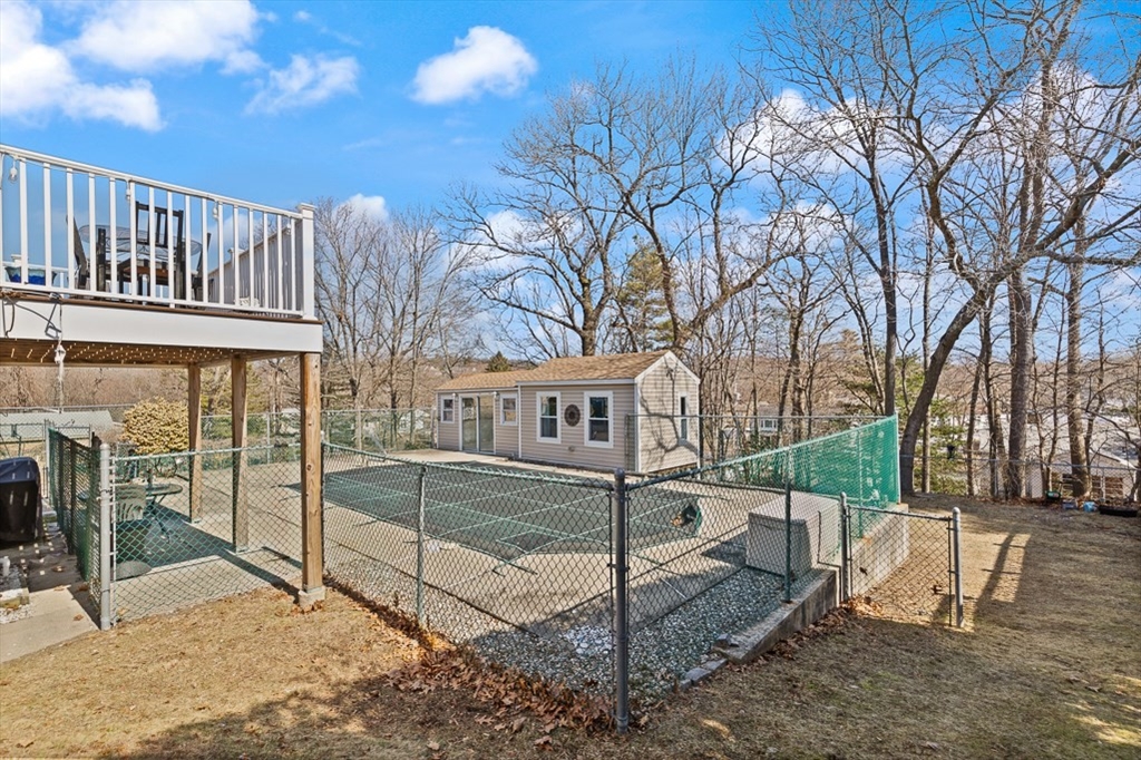 10 Jones Dr