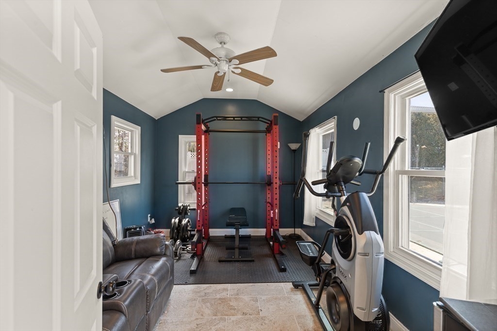 10 Jones Dr