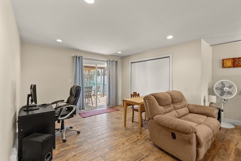 10 Jones Dr