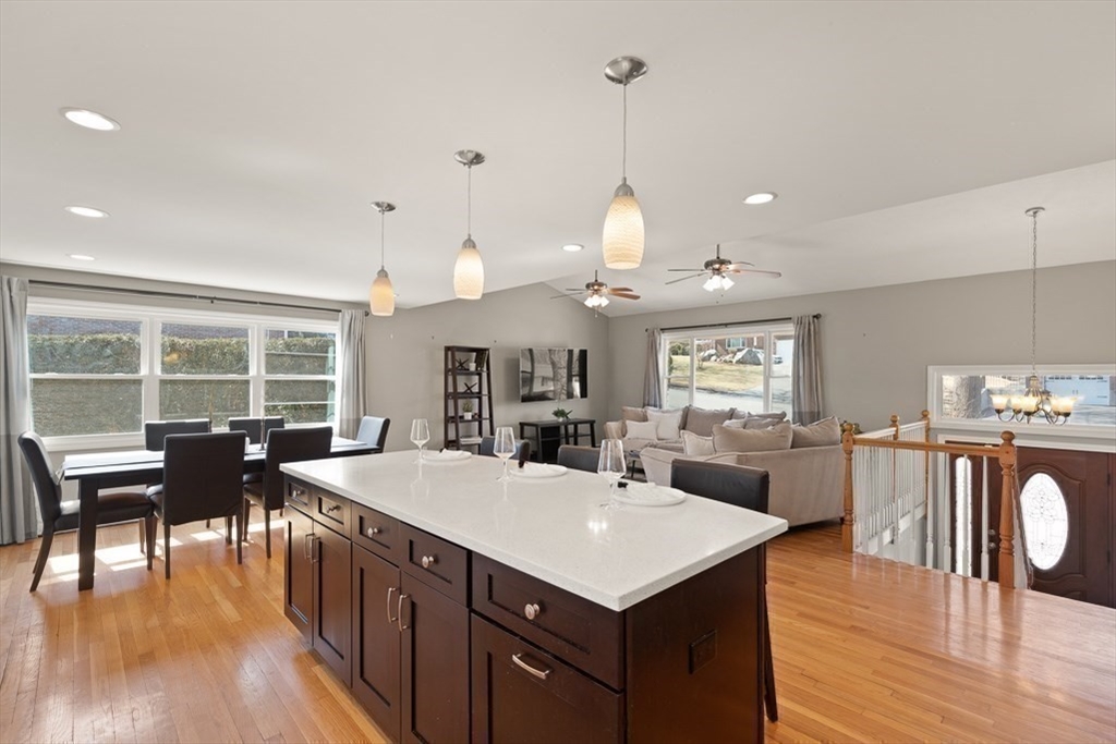 10 Jones Dr
