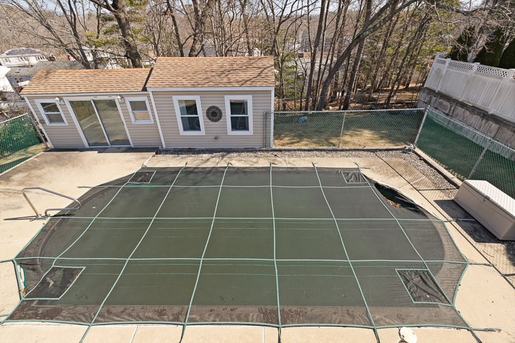 10 Jones Dr