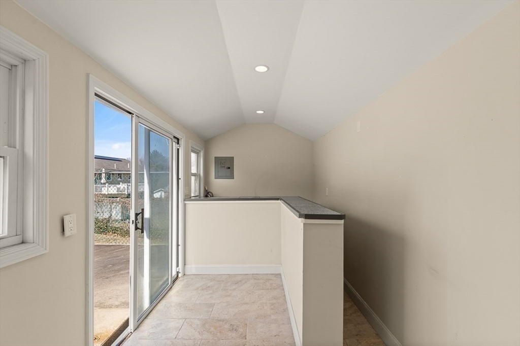 10 Jones Dr