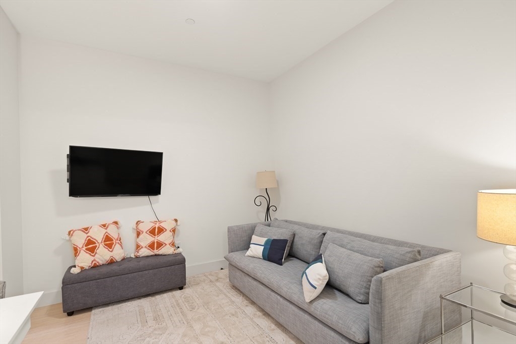 121 Portland St # 507