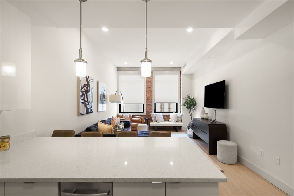 121 Portland St # 507