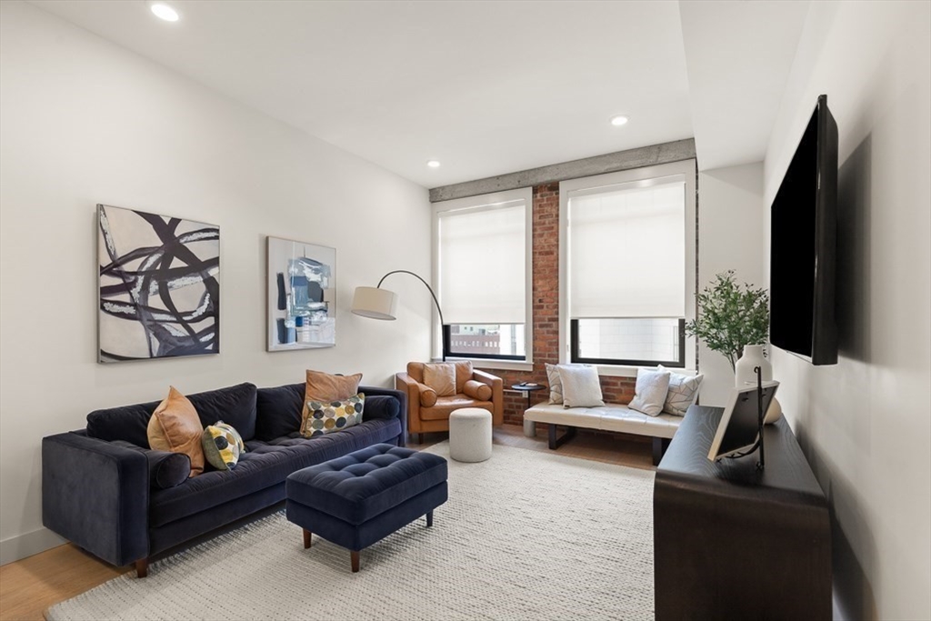121 Portland St # 507