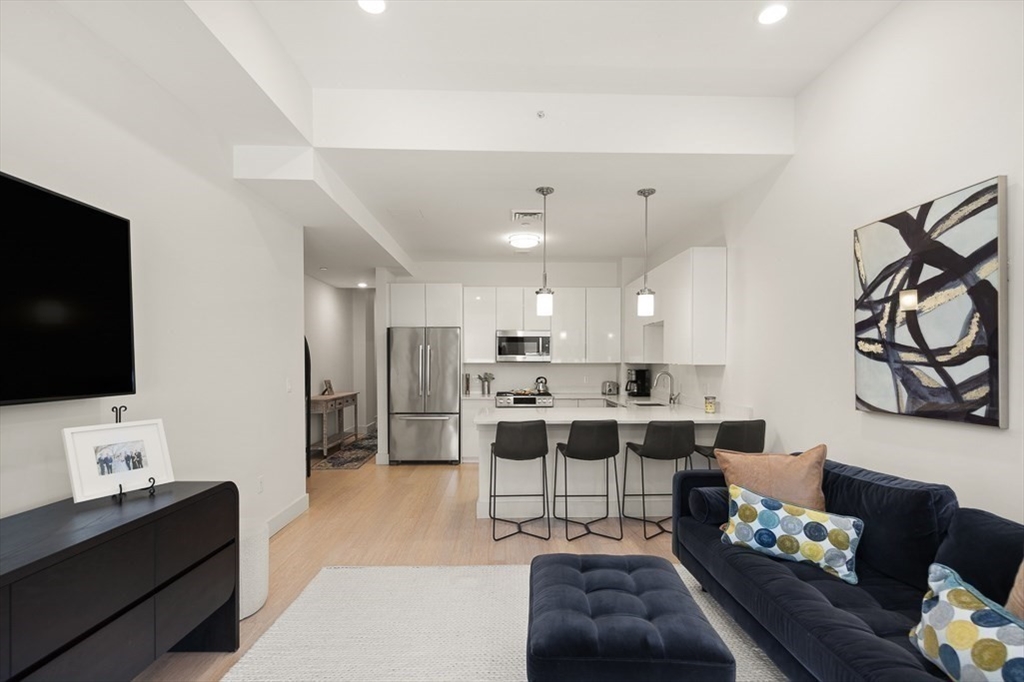 121 Portland St # 507