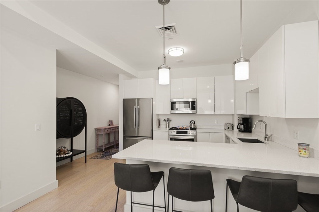 121 Portland St # 507