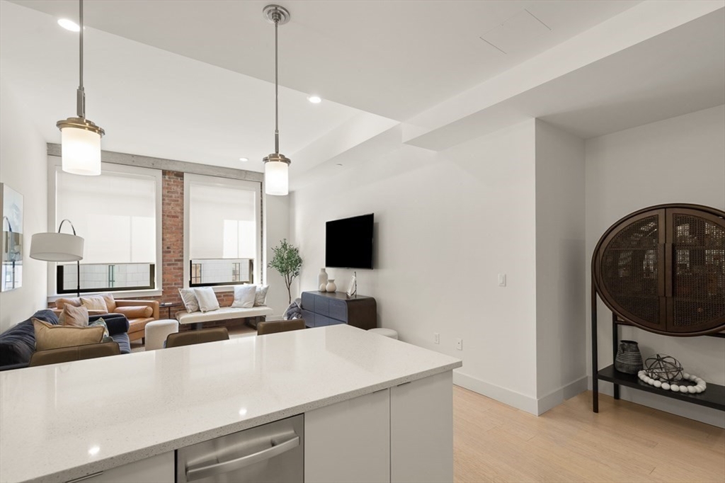 121 Portland St # 507