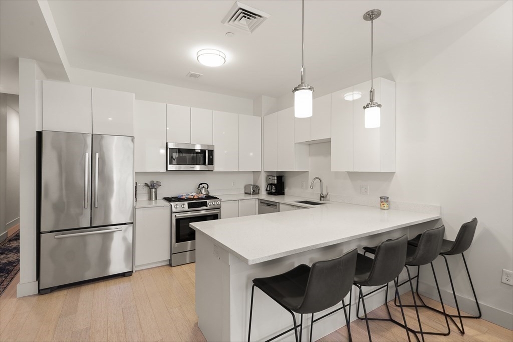 121 Portland St # 507