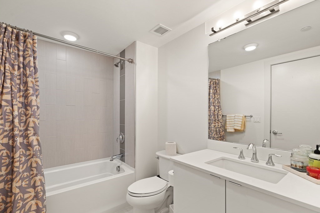 121 Portland St # 507