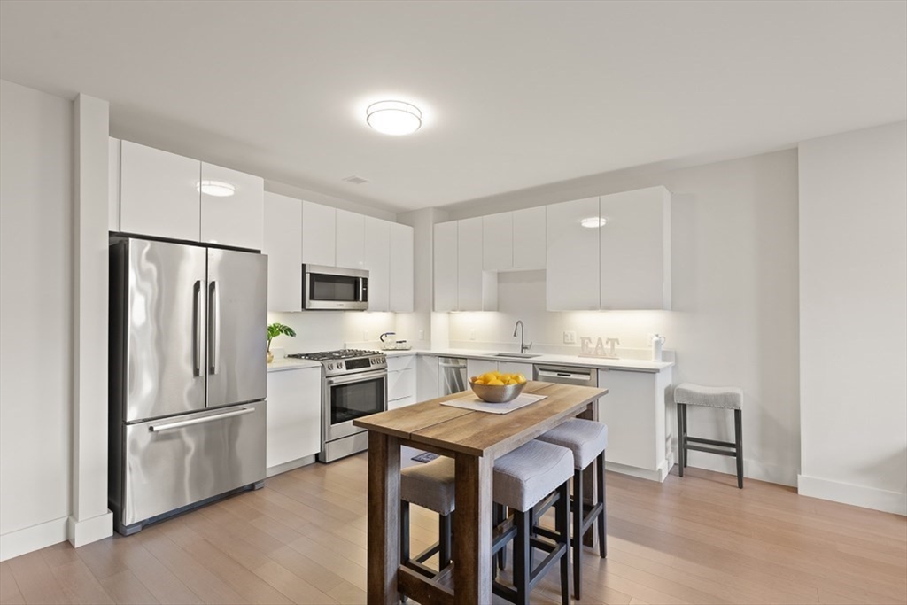 121 Portland St # 611