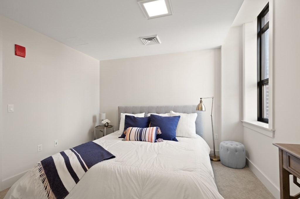 121 Portland St # 611