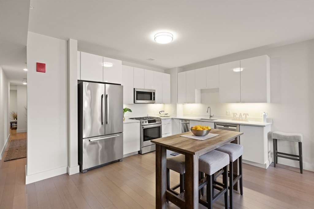 121 Portland St # 611