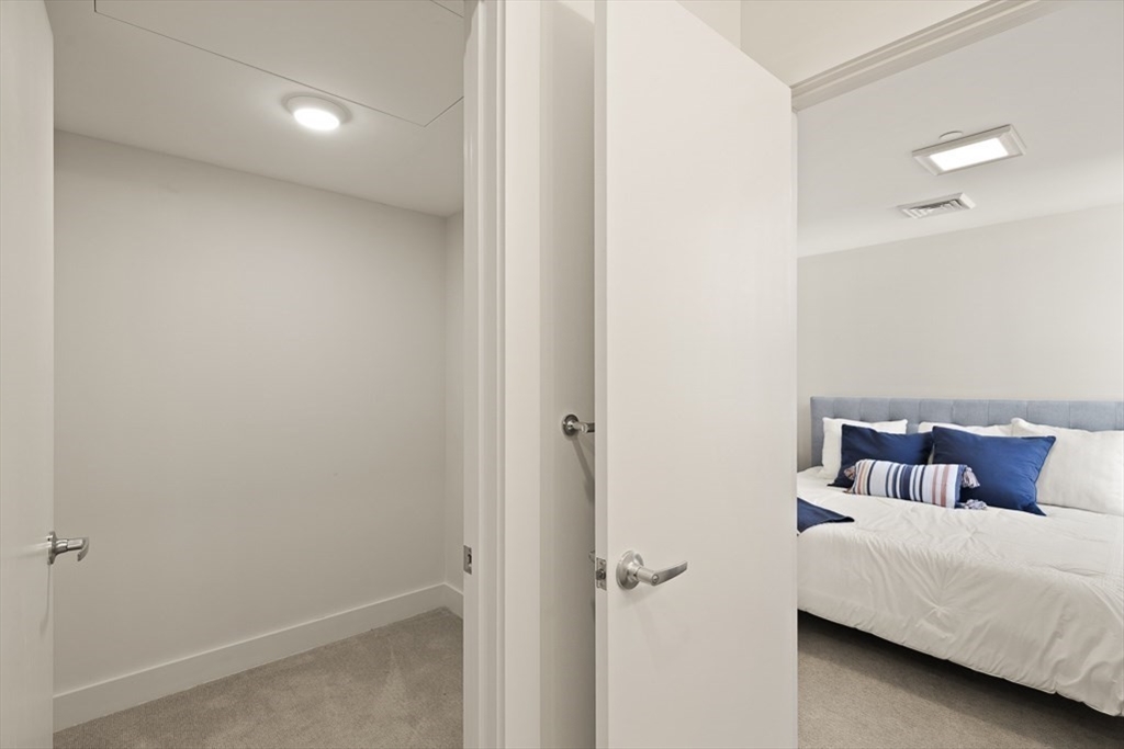 121 Portland St # 611