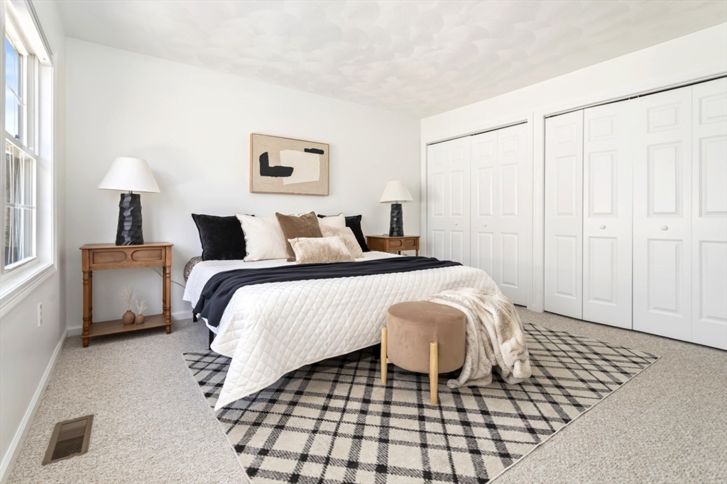 555 Main St # 1