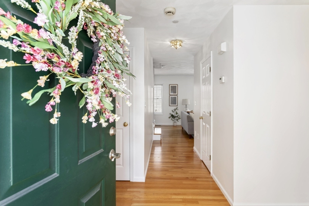 555 Main St # 1