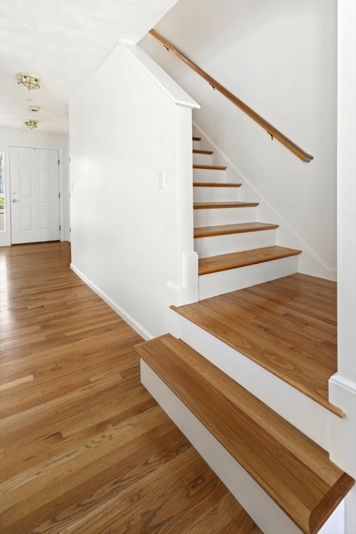 555 Main St # 1