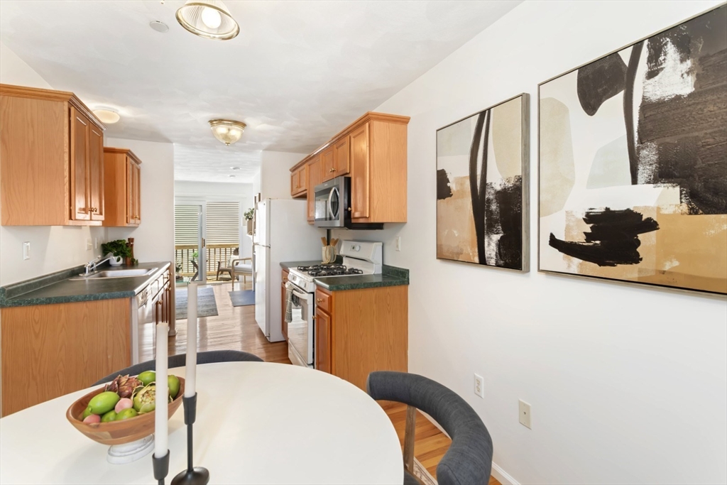 555 Main St # 1