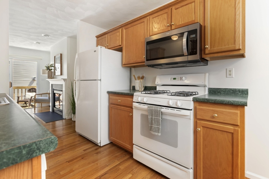 555 Main St # 1