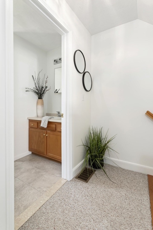 555 Main St # 1