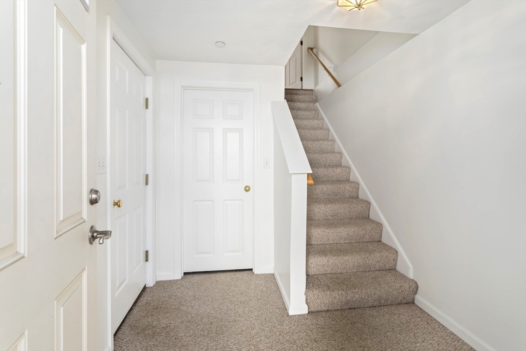555 Main St # 1