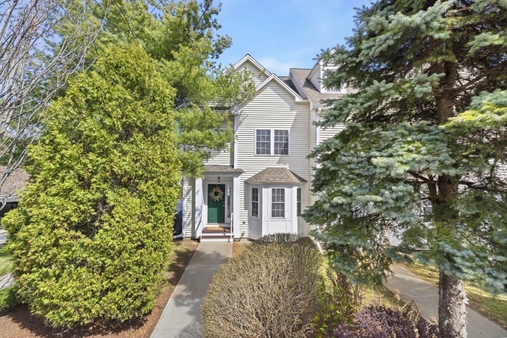 555 Main St # 1