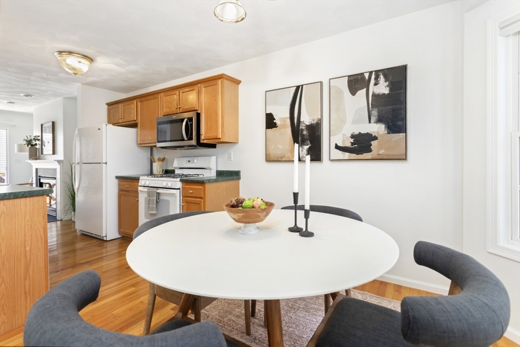 555 Main St # 1