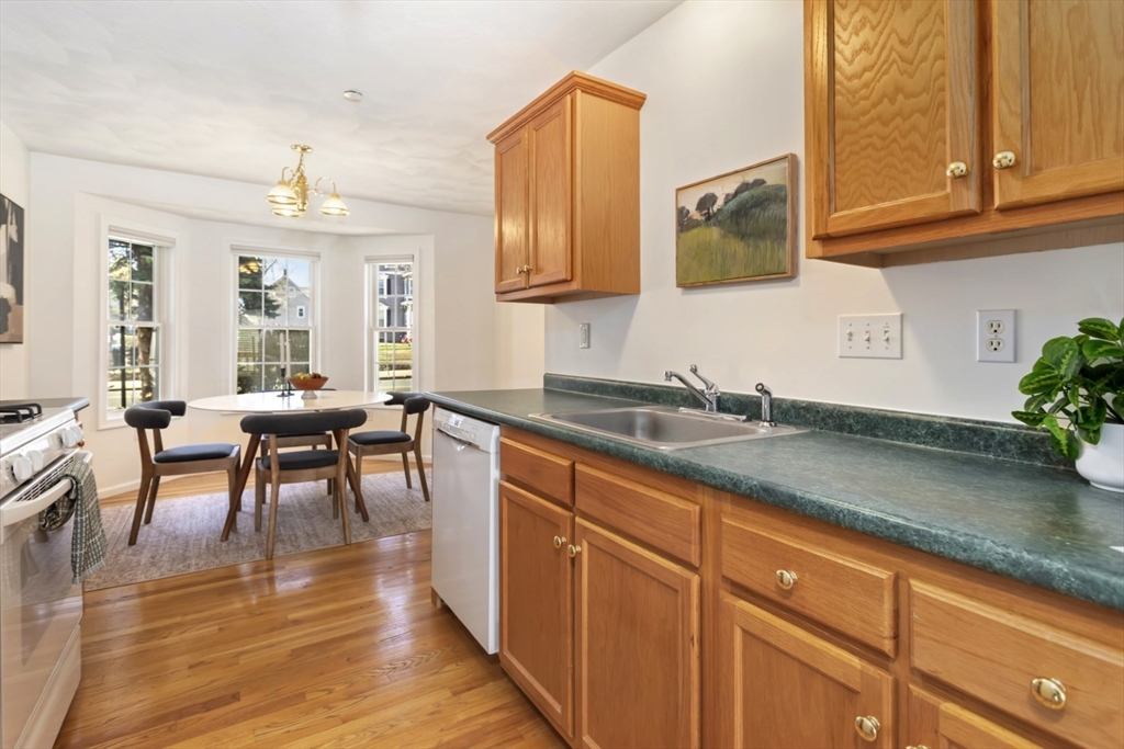555 Main St # 1
