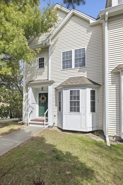 555 Main St # 1