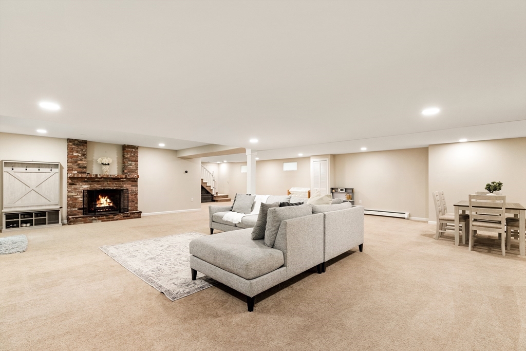 38 Wildewood Dr